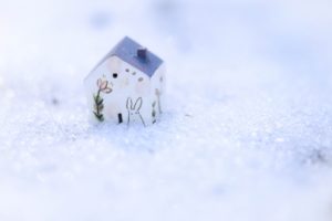 玄関ドアが凍る 玄関の凍結防止対策や鍵穴が凍った時の対処法 トレンドチャンネル